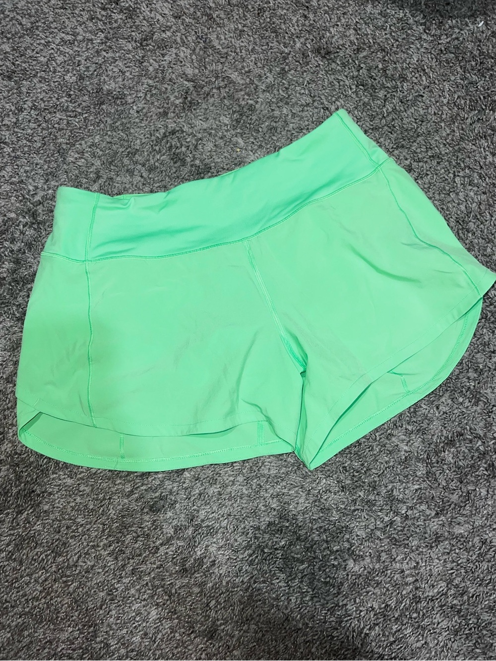 lululemon athletica neon Green Speed Up Longer Length Shorts size 6
